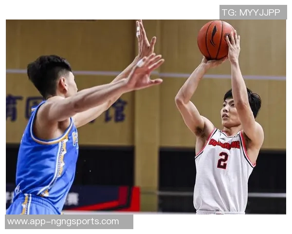 瓦兰因右小腿拉伤缺席比赛替补中锋伤情加重球队面临困境