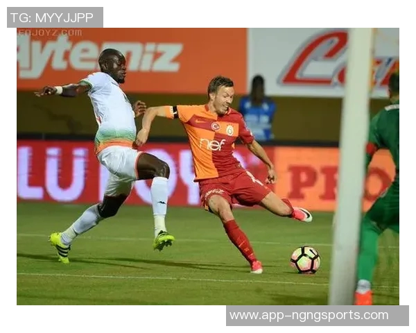 福法纳拒绝加拉塔萨雷加盟邀约多次沟通未获积极回应