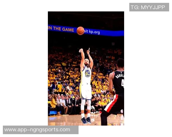 科尔赞库里神奇进球难以判罚展现篮球魅力与技巧