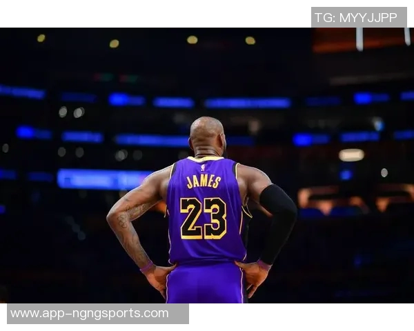致敬昔日封面英雄詹姆斯LeBron23新配色重磅发布引发热议